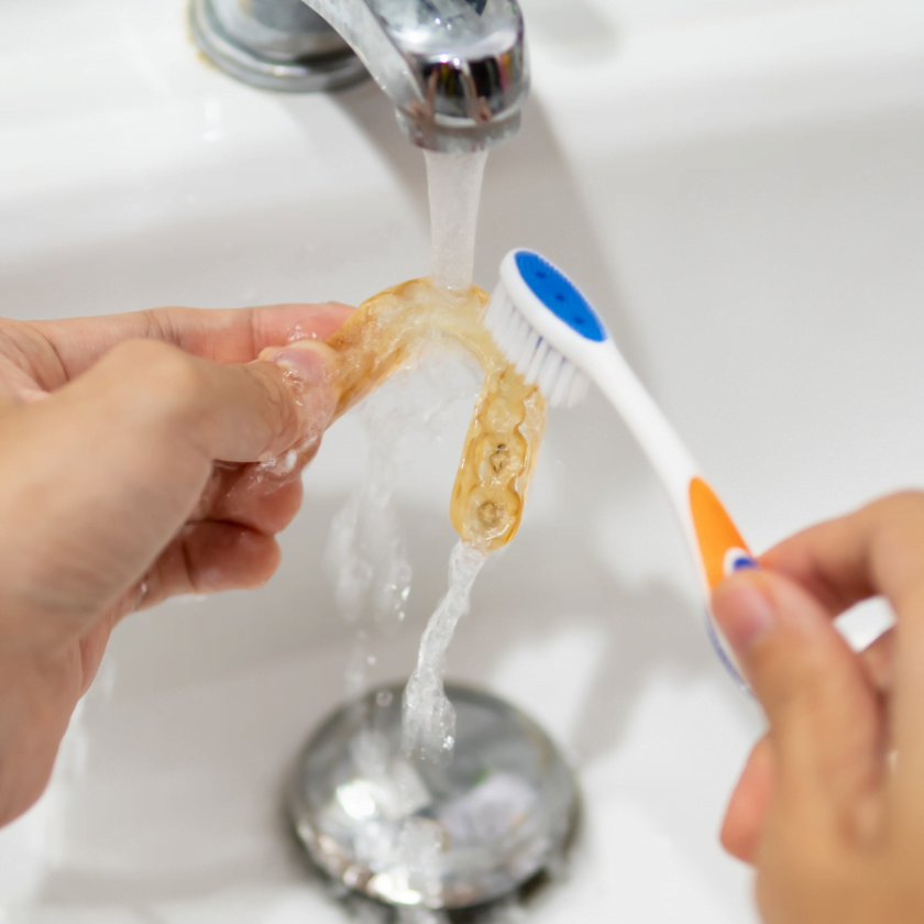 How to Clean Your Dental Retainer Expert Tips and Techniques